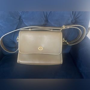 NWOT COACH Army Green Shoulder Bag with detachable strap PERFECT CONDITION